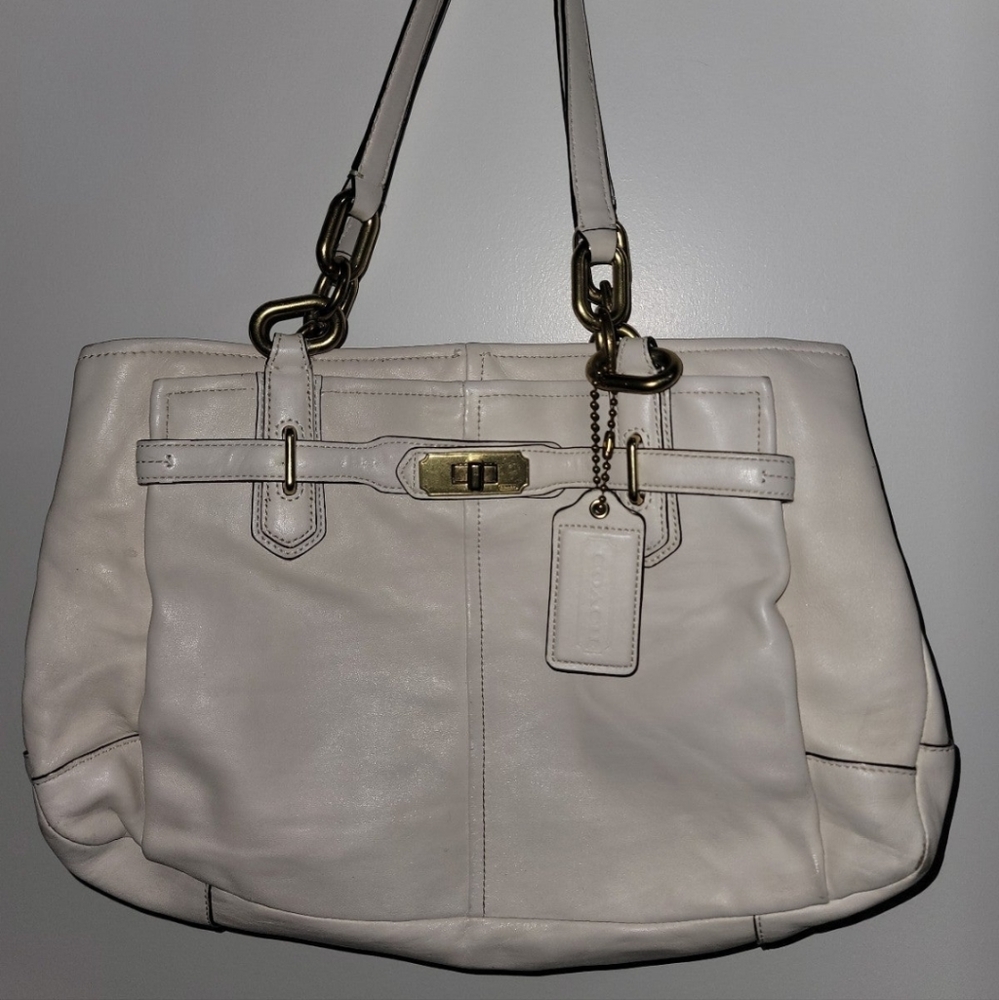 Coach shoulder bag- cream